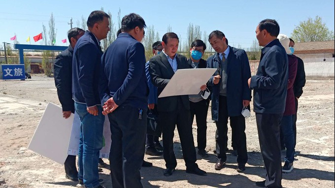 石培文董事长赴古浪县协调推进八步沙项目建设